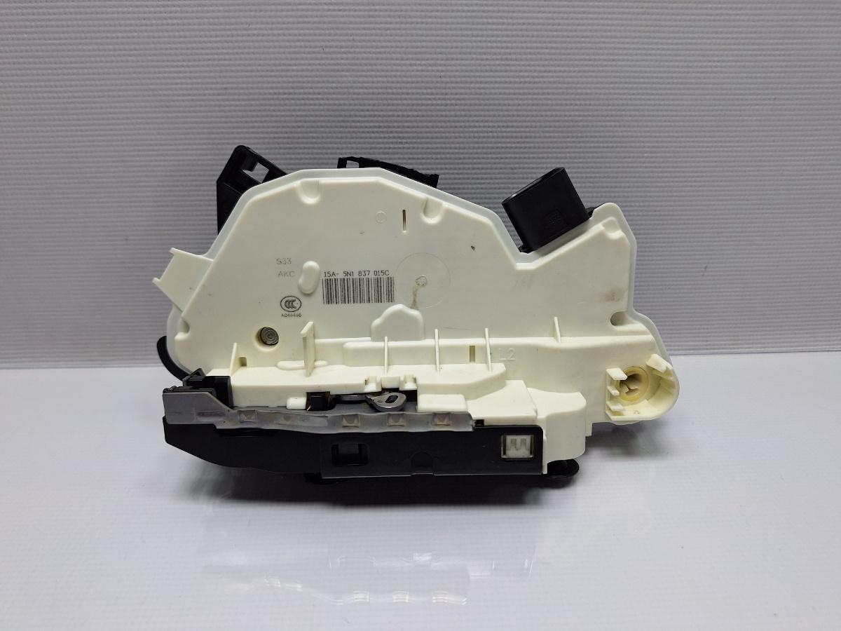 Broasca usa stanga fata VOLKSWAGEN PASSAT CC 357 2008 - 2012 TSI CCZB 5N1837015C