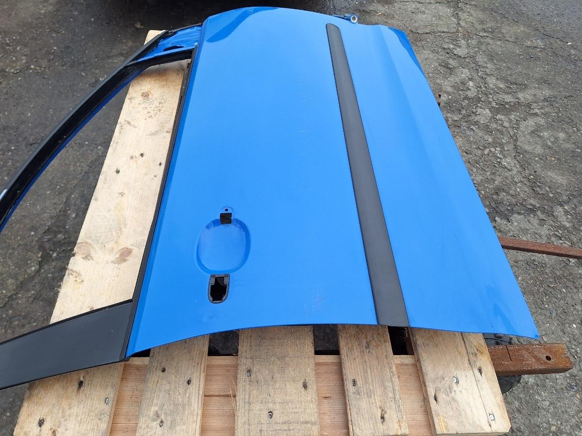 Usa dreapta fata VOLKSWAGEN POLO 9N  2001 - 2009 ALBASTRU LA5F