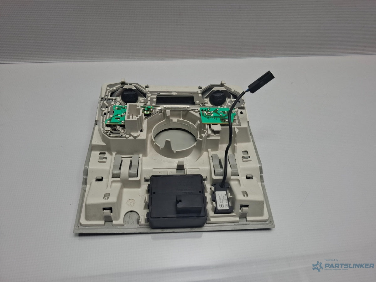 Plafoniera lumini VOLKSWAGEN PASSAT CC 357 2008 - 2012 TSI CCZB 1K0947105AE