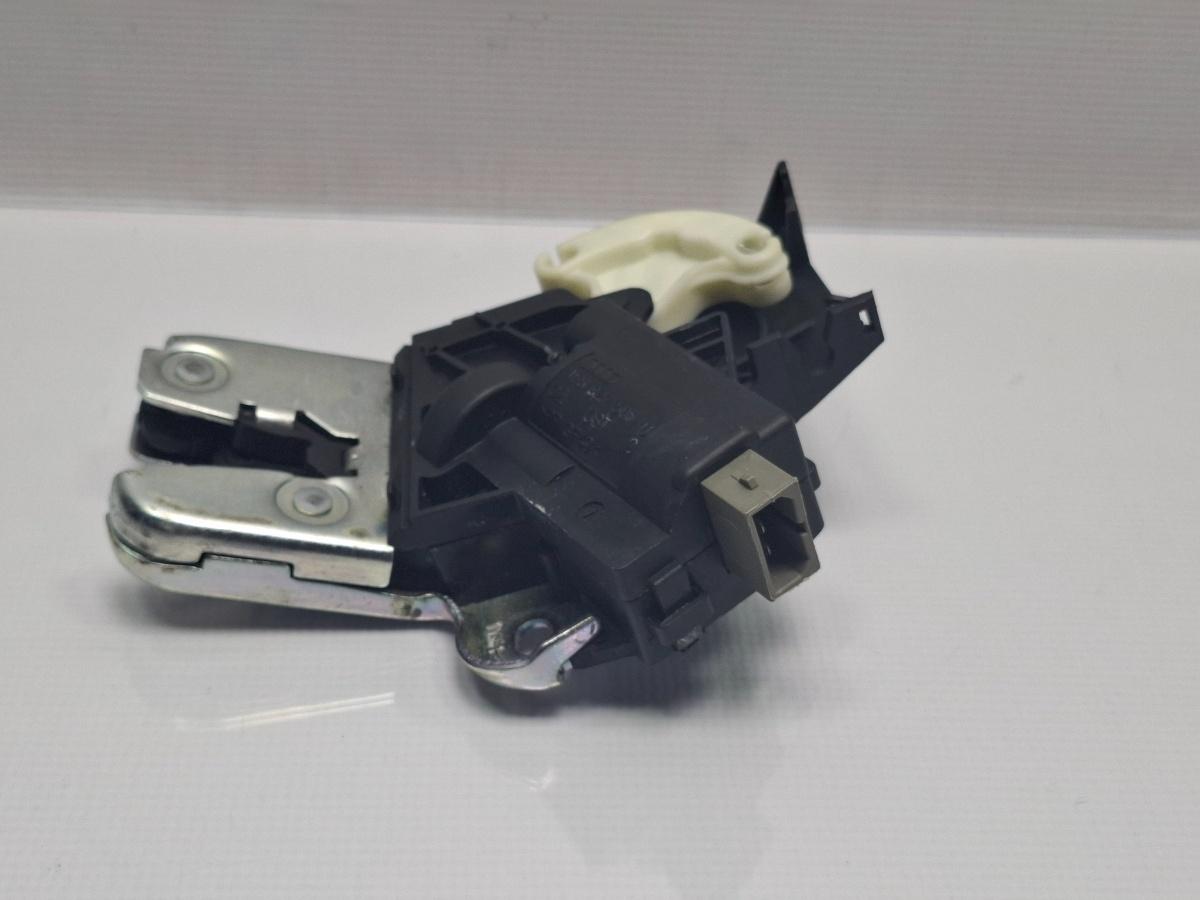Broasca hayon/portbagaj VOLKSWAGEN PASSAT CC 357 2008 - 2012 TSI CCZB 4F5827505D