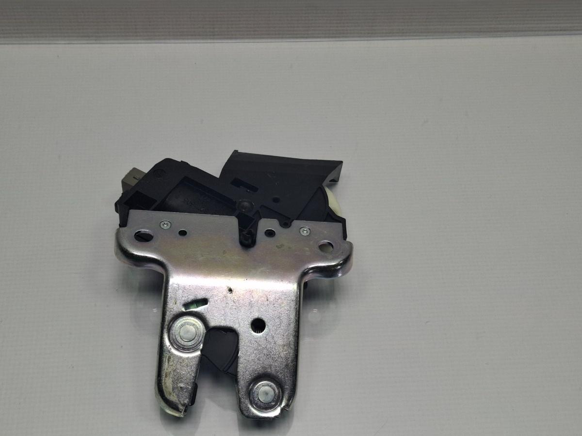 Broasca hayon/portbagaj VOLKSWAGEN PASSAT CC 357 2008 - 2012 TSI CCZB 4F5827505D