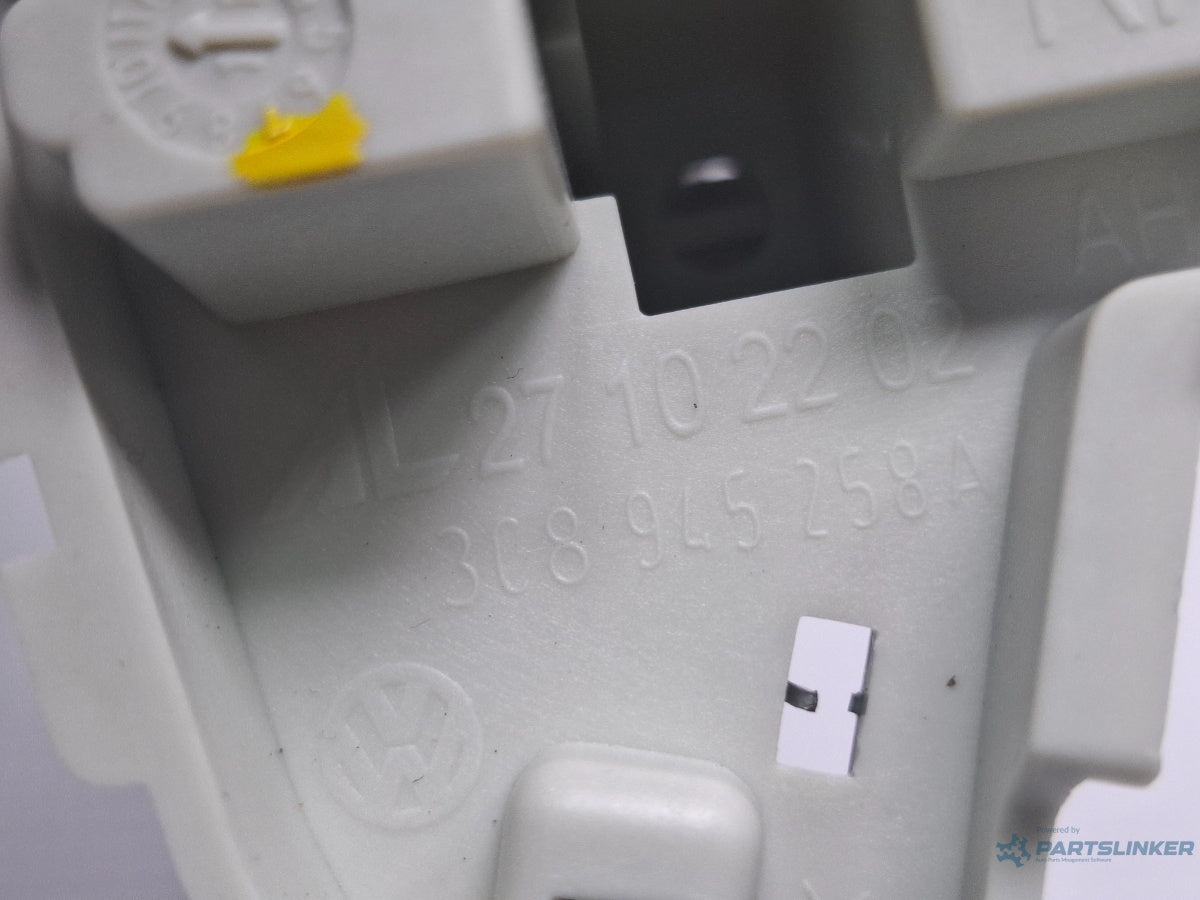 Soclu stop de pe haion dreapta VOLKSWAGEN PASSAT CC 357 2008 - 2012 TSI CCZB 3C8945258A