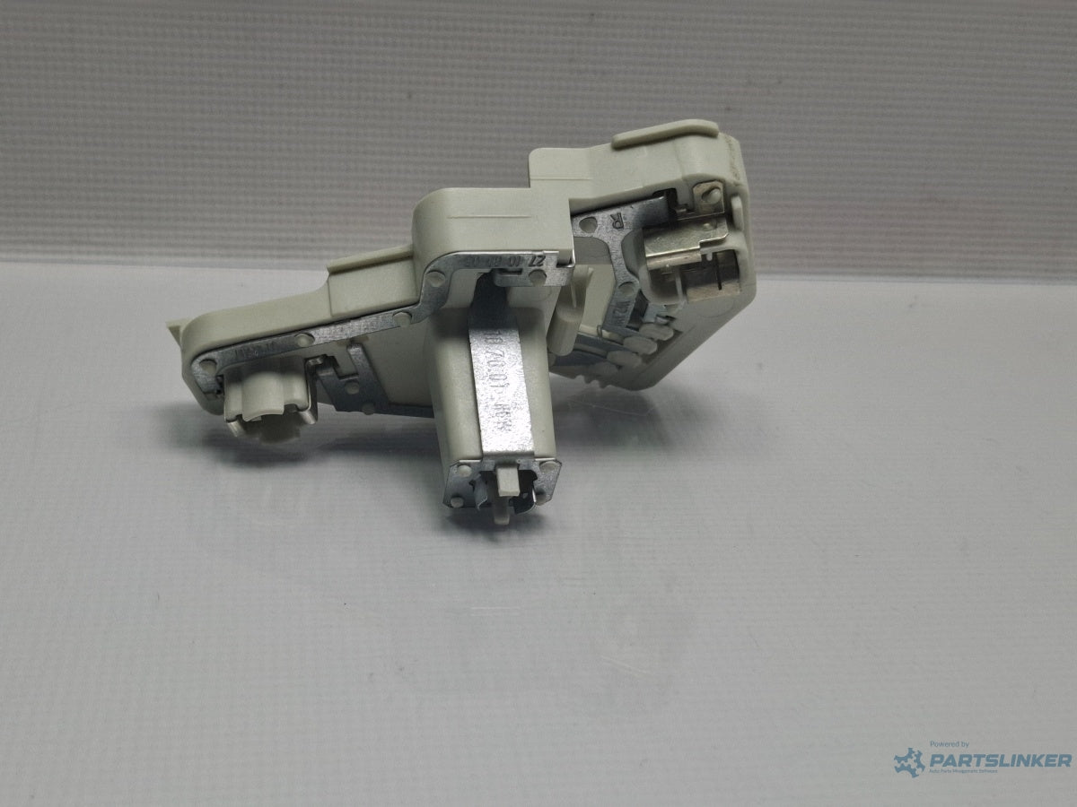 Soclu stop de pe haion dreapta VOLKSWAGEN PASSAT CC 357 2008 - 2012 TSI CCZB 3C8945258A