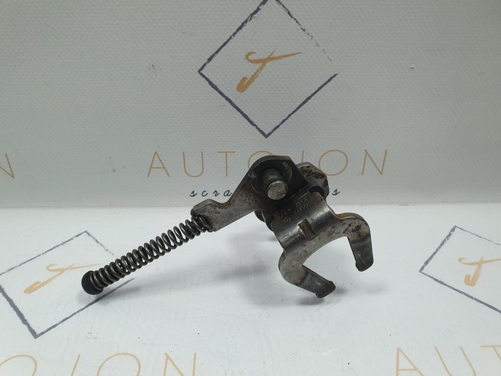 Furca selector marsarier VOLKSWAGEN TOURAN 1T1, 1T2 2003 - 2010 06A311521A