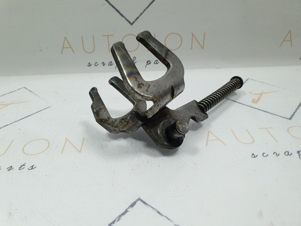 Furca selector marsarier VOLKSWAGEN TOURAN 1T1, 1T2 2003 - 2010 06A311521A
