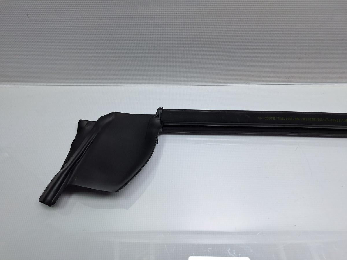Perie geam usa dreapta spate VOLKSWAGEN PASSAT CC 357 2008 - 2012 TSI CCZB 3C8839472C