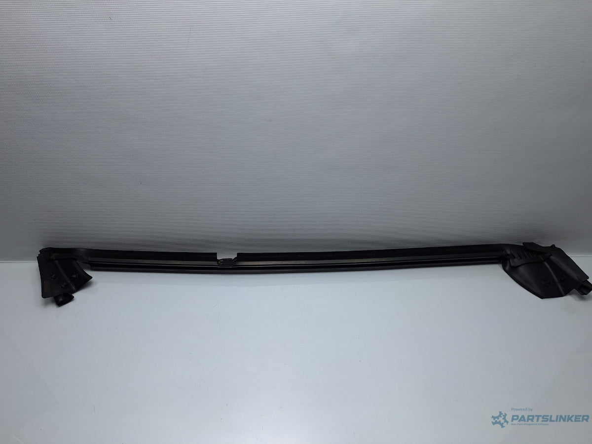 Perie geam usa dreapta spate VOLKSWAGEN PASSAT CC 357 2008 - 2012 TSI CCZB 3C8839472C