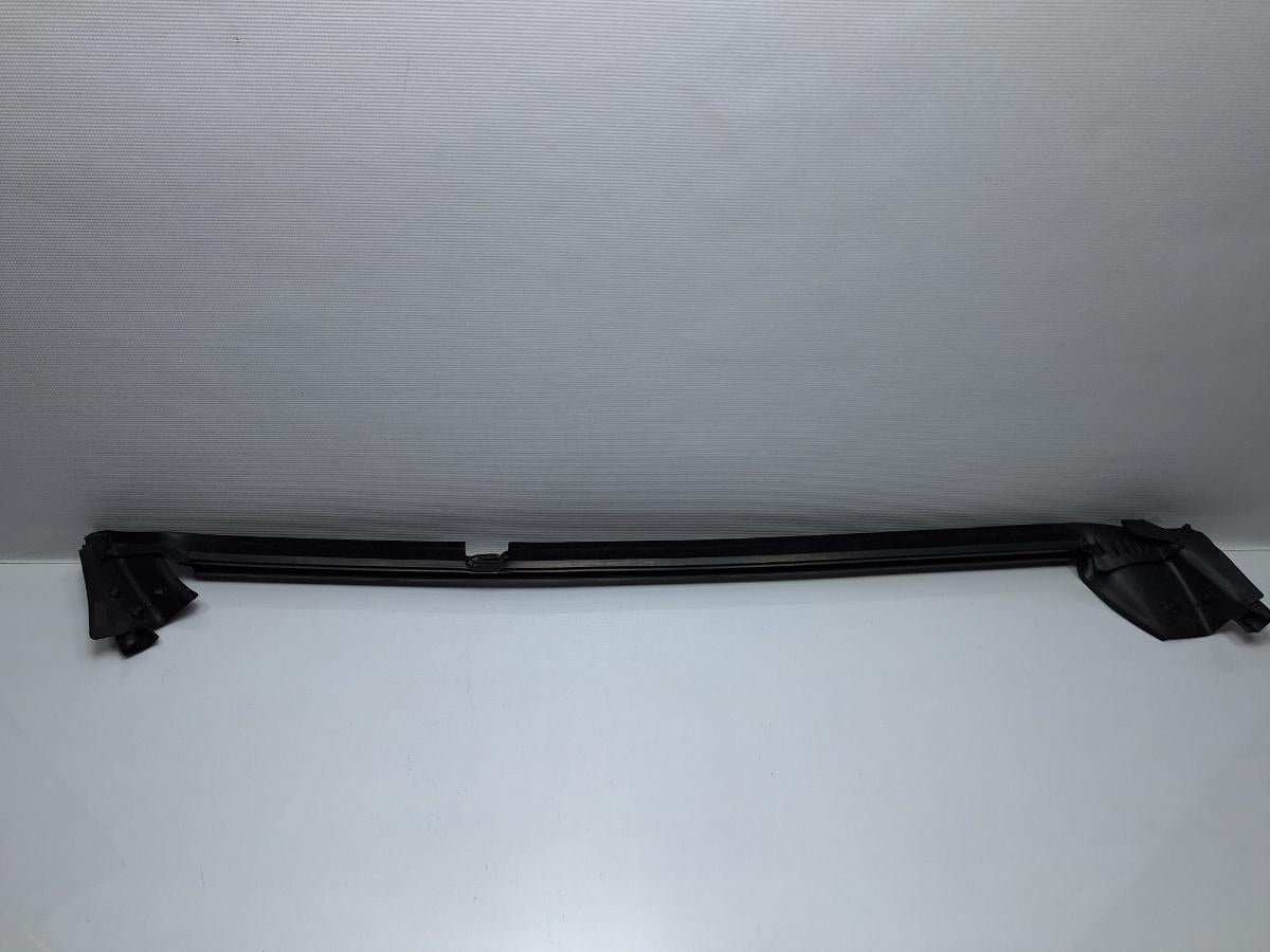 Perie geam usa dreapta spate VOLKSWAGEN PASSAT CC 357 2008 - 2012 TSI CCZB 3C8839472C