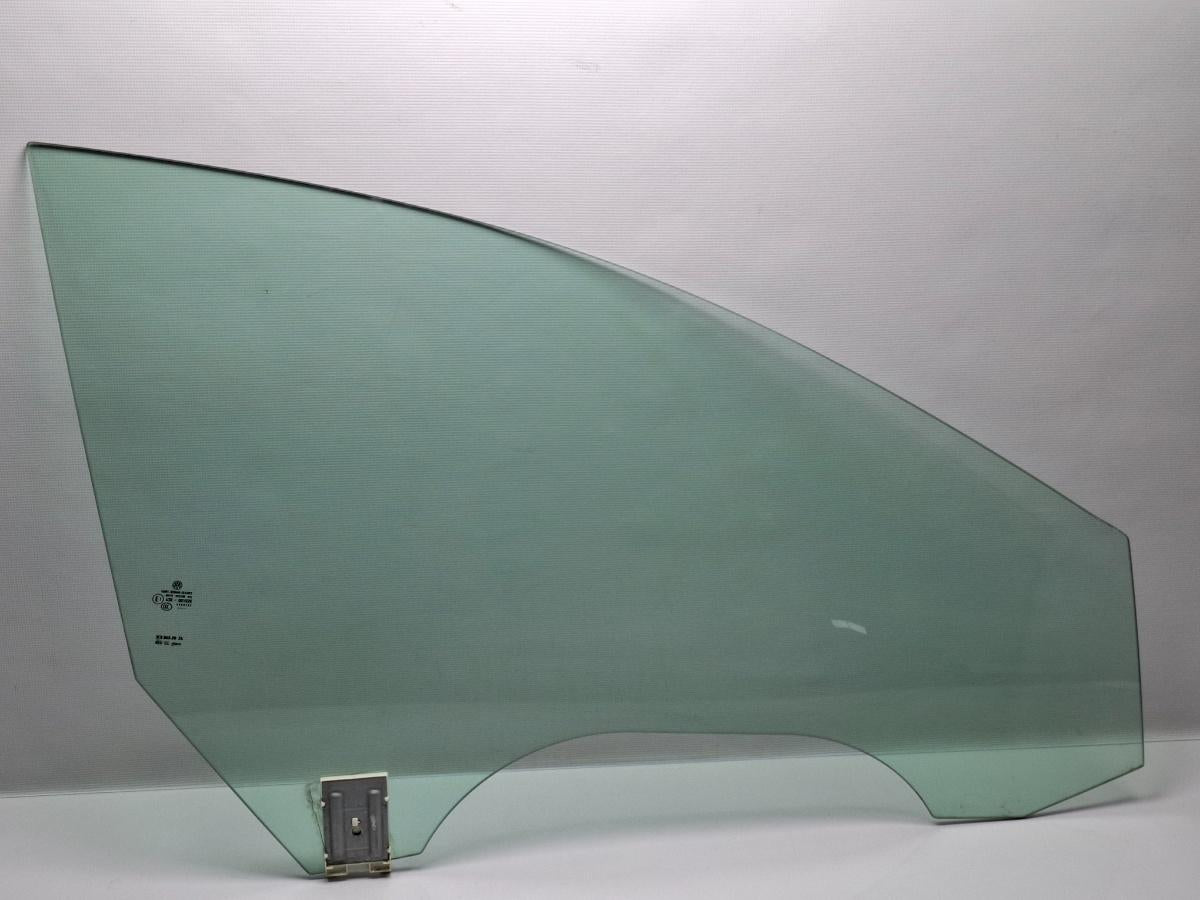Geam dreapta fata VOLKSWAGEN PASSAT CC 357 2008 - 2012 TSI CCZB SAINT-GOBAIN 43R - 001026 3C8845202A