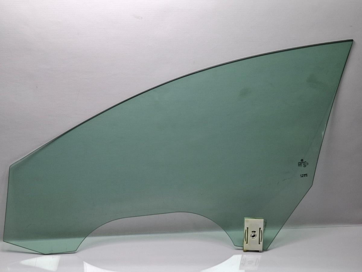 Geam dreapta fata VOLKSWAGEN PASSAT CC 357 2008 - 2012 TSI CCZB SAINT-GOBAIN 43R - 001026 3C8845202A