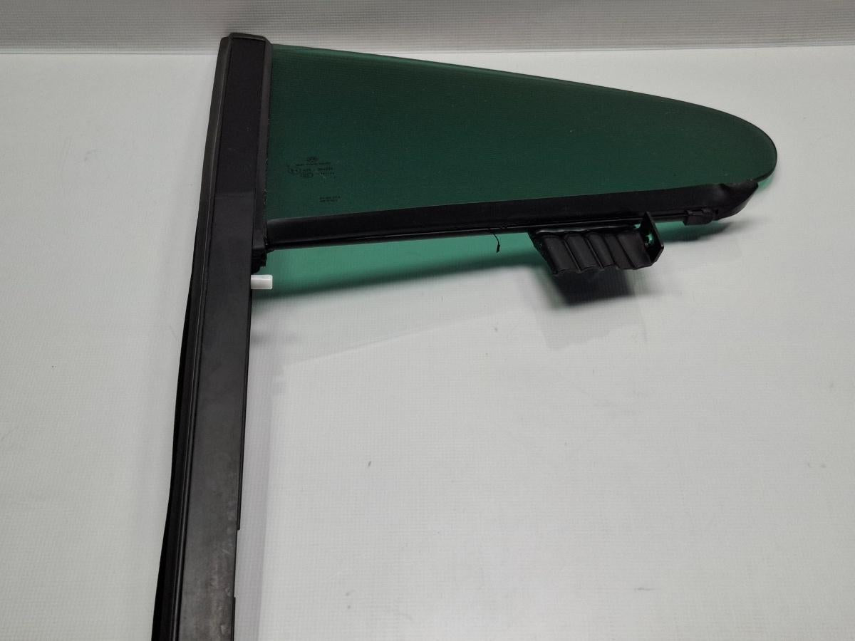Geam fix stanga spate VOLKSWAGEN PASSAT CC 357 2008 - 2012 TSI CCZB SAINT-GOBAIN 43R - 005274 3C8845215A