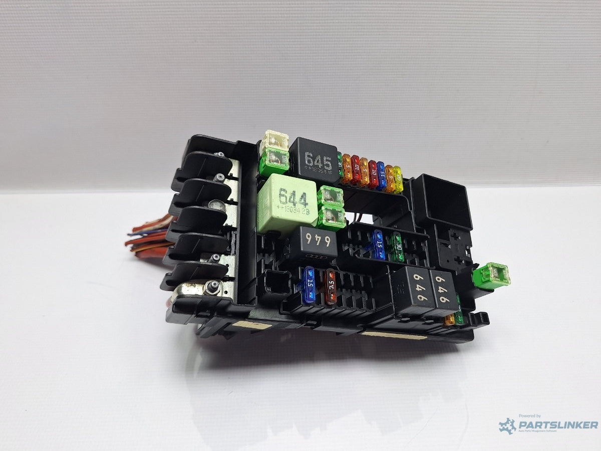 Panou sigurante motor VOLKSWAGEN PASSAT Variant 3G5 2014 - > TDI CRLB, DBGA, DFGA 3Q0937125