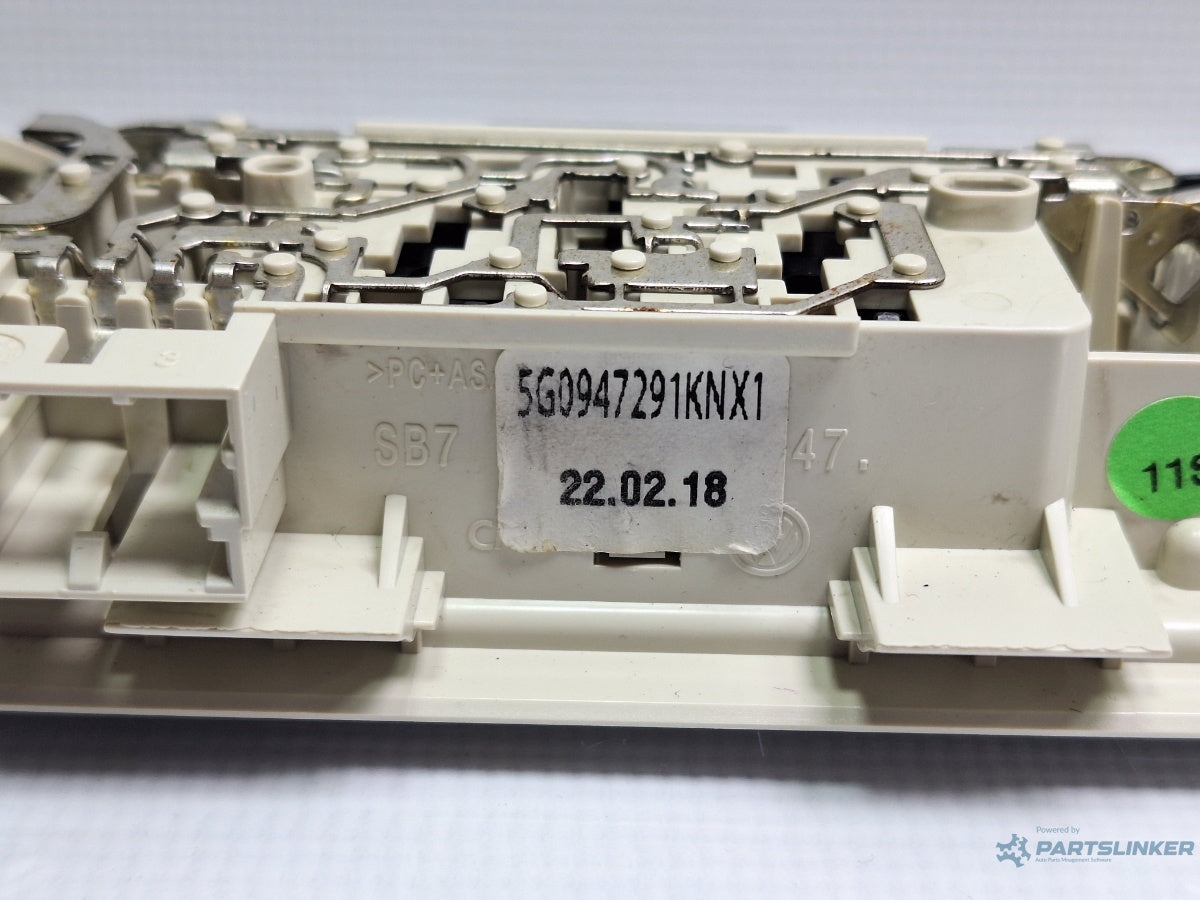 Lampa lumina pasageri VOLKSWAGEN PASSAT Variant 3G5 2014 - > TDI CRLB, DBGA, DFGA 5G0947291