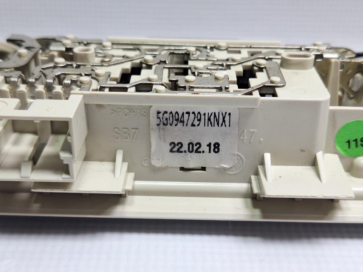 Lampa lumina pasageri VOLKSWAGEN PASSAT Variant 3G5 2014 - > TDI CRLB, DBGA, DFGA 5G0947291
