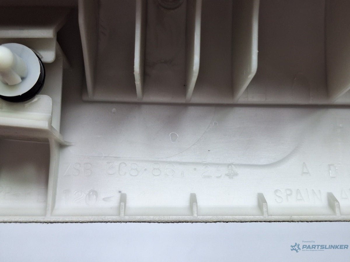 Ornament stalp parbriz dreapta VOLKSWAGEN PASSAT CC 357 2008 - 2012 TSI CCZB 3C8867234