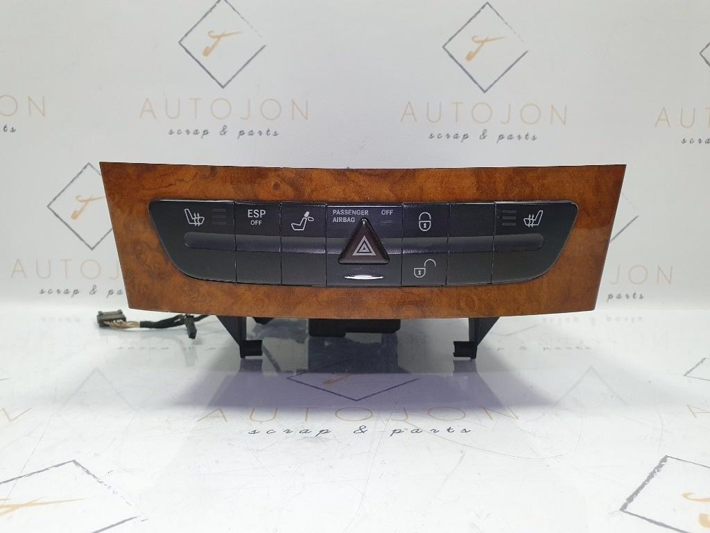 Panou butoane cu magazie CD MERCEDES-BENZ E-CLASS II W210 1995 - 2003 A2116800552