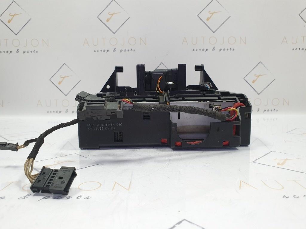 Panou butoane cu magazie CD MERCEDES-BENZ E-CLASS II W210 1995 - 2003 A2116800552