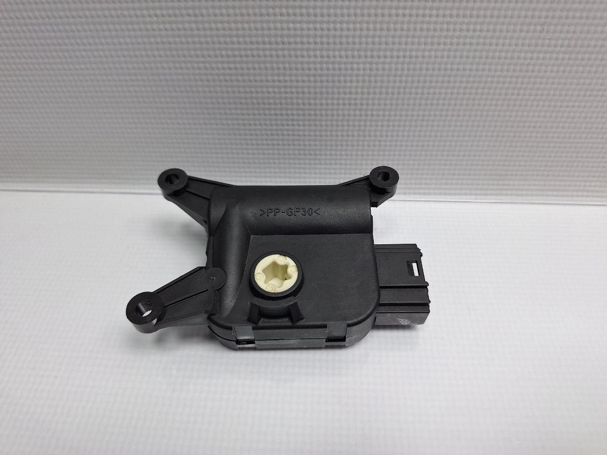 Motoras reglaj aeroterma V107 VOLKSWAGEN PASSAT CC 357 2008 - 2012 TSI CCZB 3C1907511A