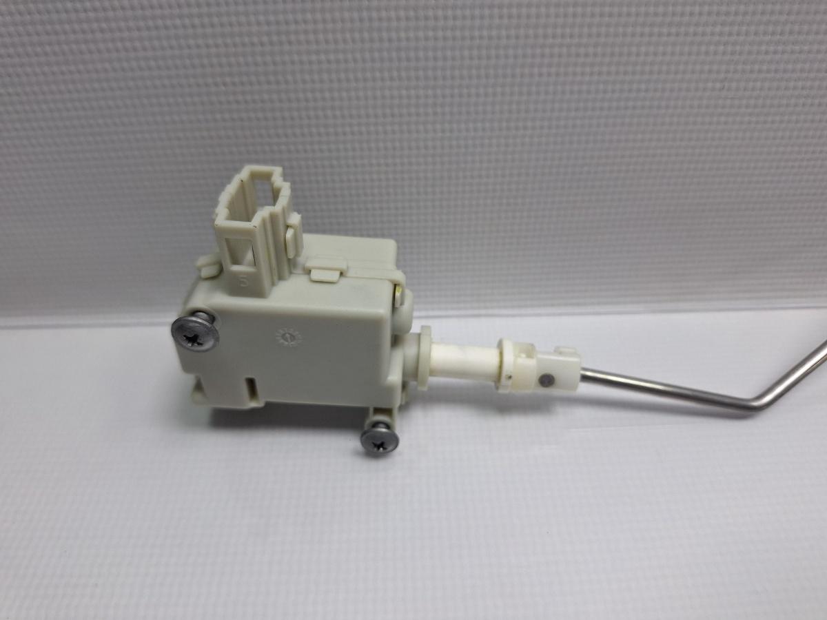 Actuator inchidere centralizata VOLKSWAGEN PASSAT CC 357 2008 - 2012 TSI CCZB 3C8810773A