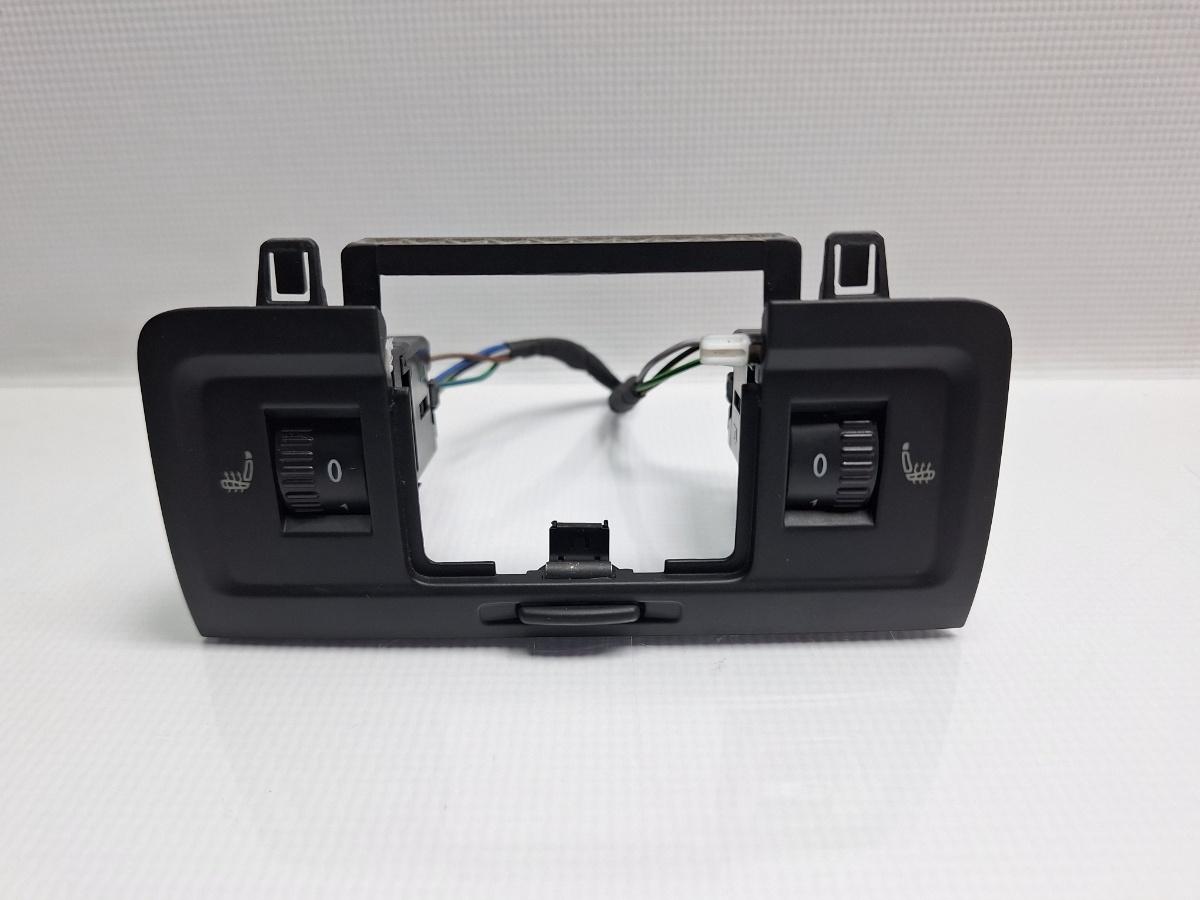 Butoane incalzire bancheta VOLKSWAGEN PASSAT CC 357 2008 - 2012 TSI CCZB 3C0963563C , 3C0963564C