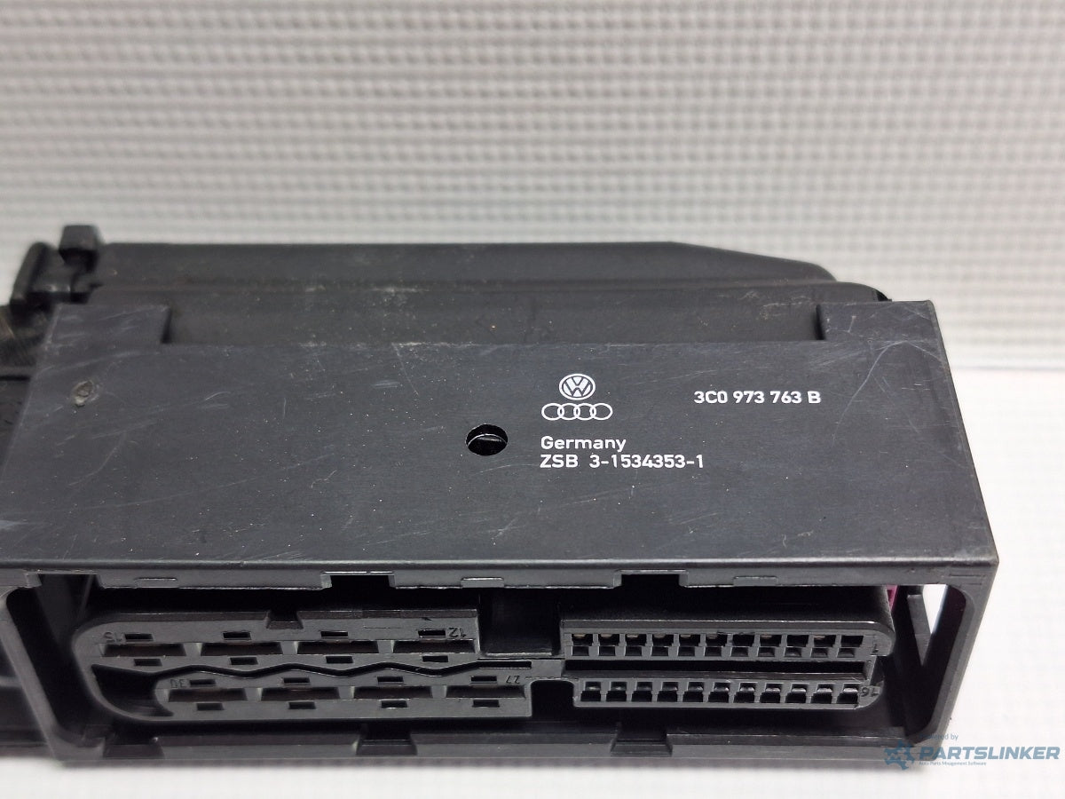 Mufa conector VOLKSWAGEN PASSAT CC 357 2008 - 2012 TSI CCZB 3C0973763B