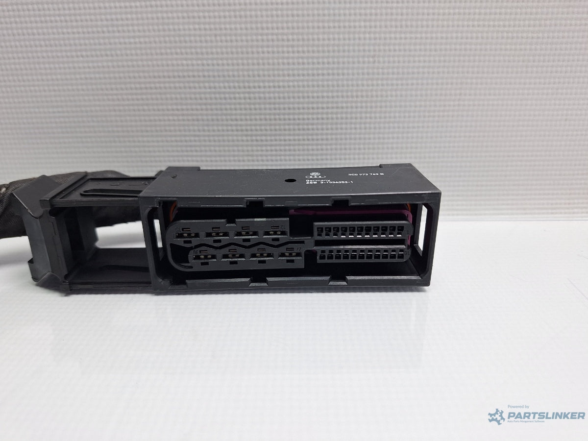 Mufa conector VOLKSWAGEN PASSAT CC 357 2008 - 2012 TSI CCZB 3C0973763B