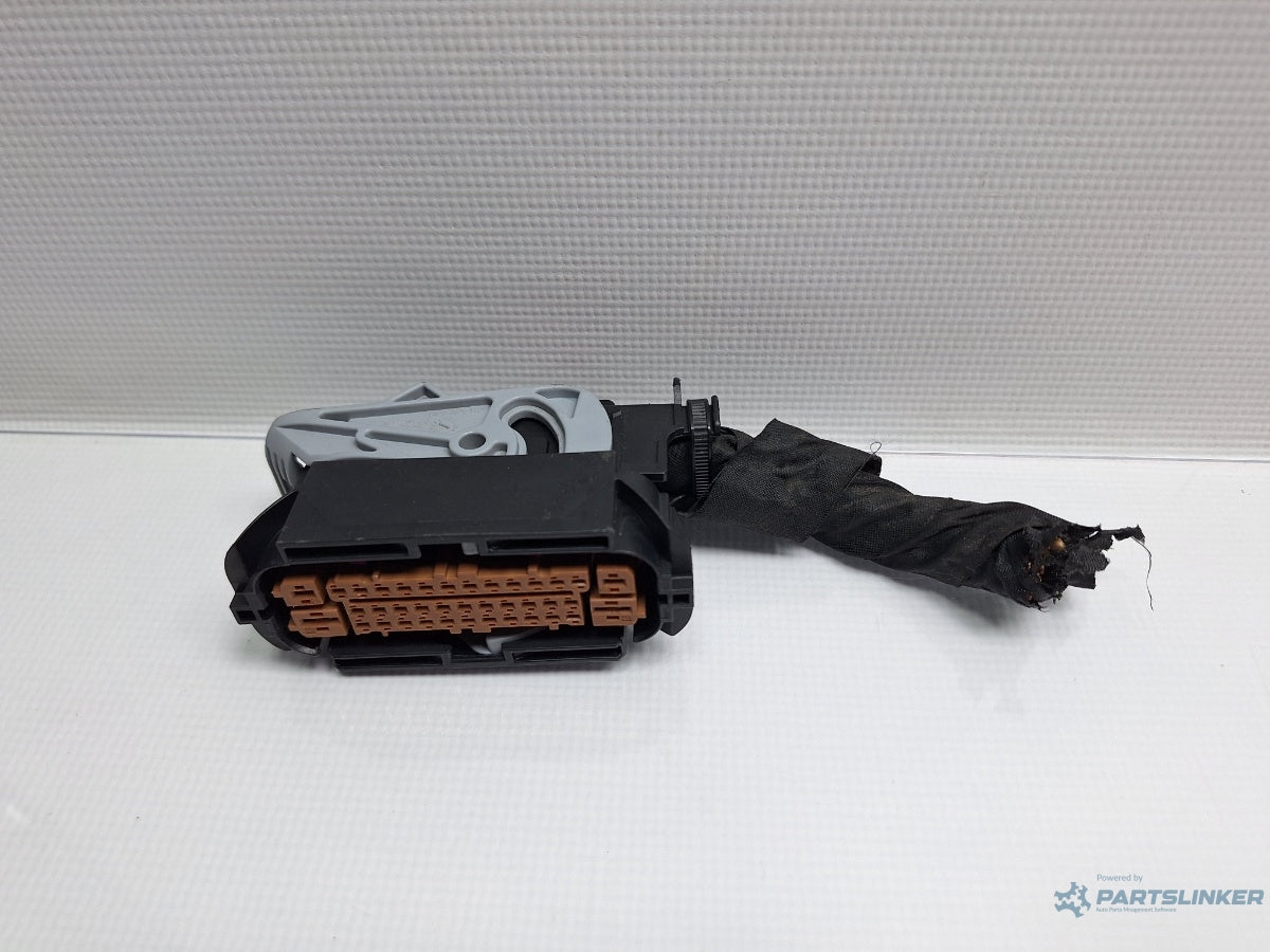 Mufa conector pompa ABS VOLKSWAGEN PASSAT CC 357 2008 - 2012 TSI CCZB 6Q0973038A