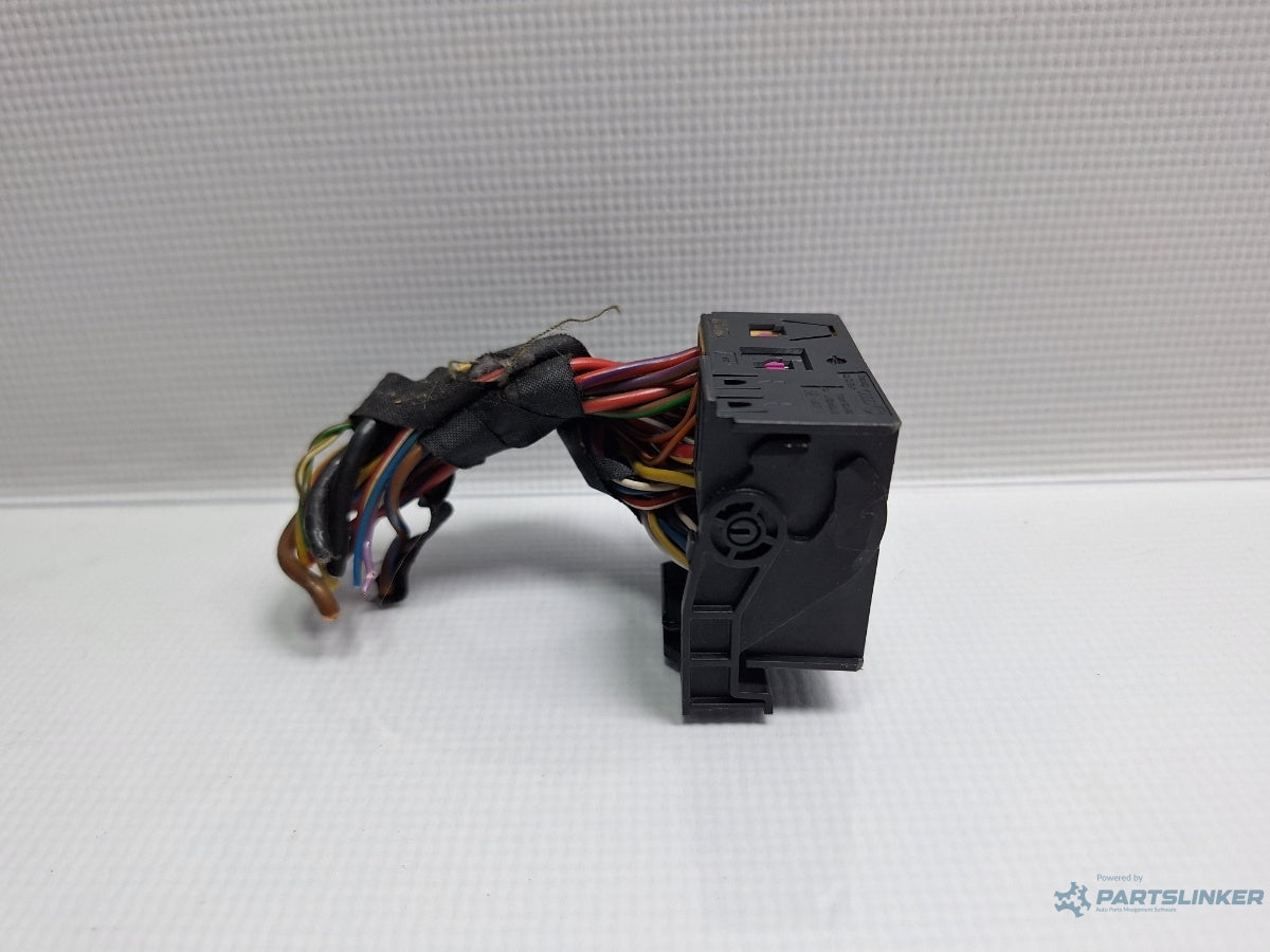 Mufa conector CD player VOLKSWAGEN PASSAT CC 357 2008 - 2012 TSI CCZB 3B7035444A