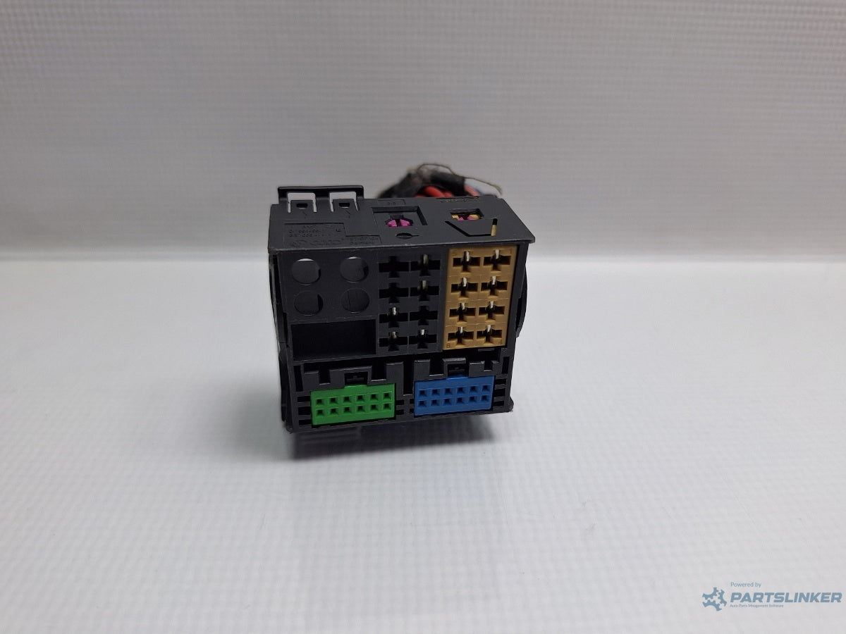 Mufa conector CD player VOLKSWAGEN PASSAT CC 357 2008 - 2012 TSI CCZB 3B7035444A