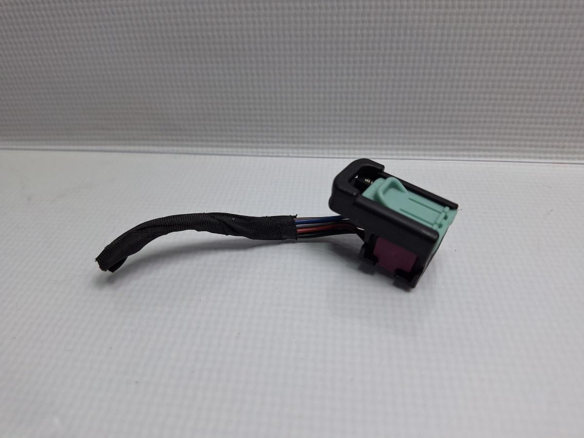 Mufa conector buton frana de mana VOLKSWAGEN PASSAT CC 357 2008 - 2012 TSI CCZB 1K0972776A