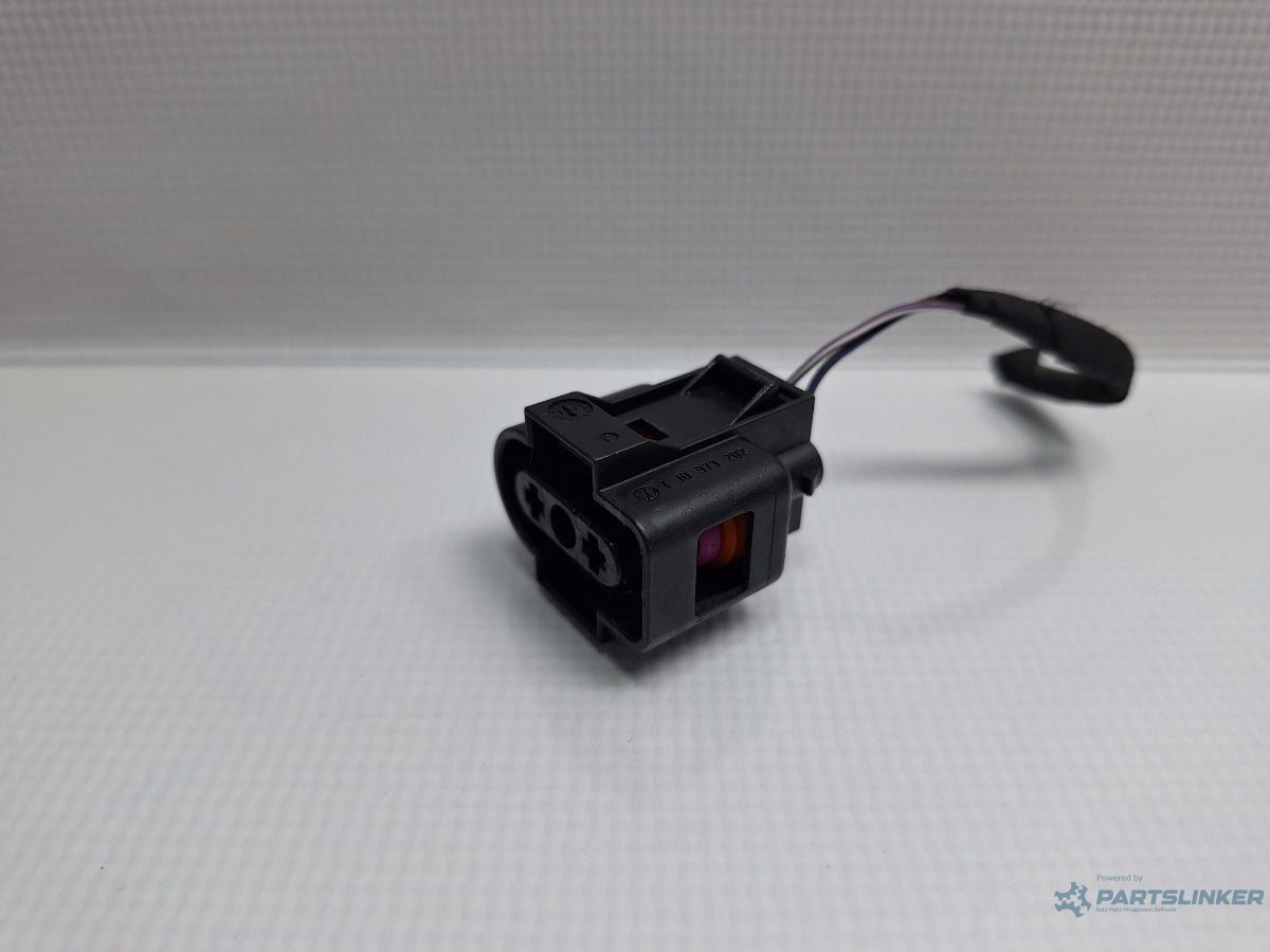 Mufa conector senzor nivel vas lichid parbriz VOLKSWAGEN PASSAT CC 357 2008 - 2012 TSI CCZB 1J0973202