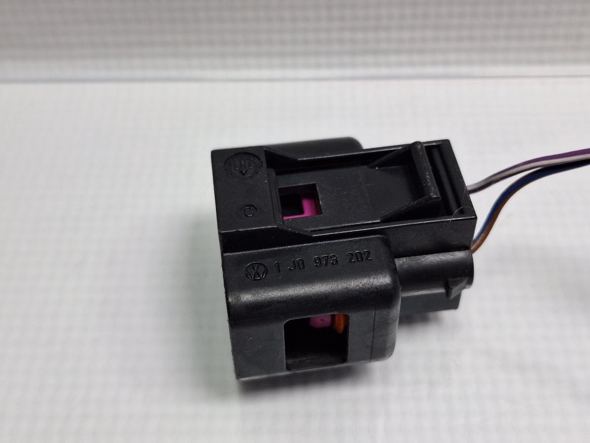 Mufa conector senzor nivel vas lichid parbriz VOLKSWAGEN PASSAT CC 357 2008 - 2012 TSI CCZB 1J0973202