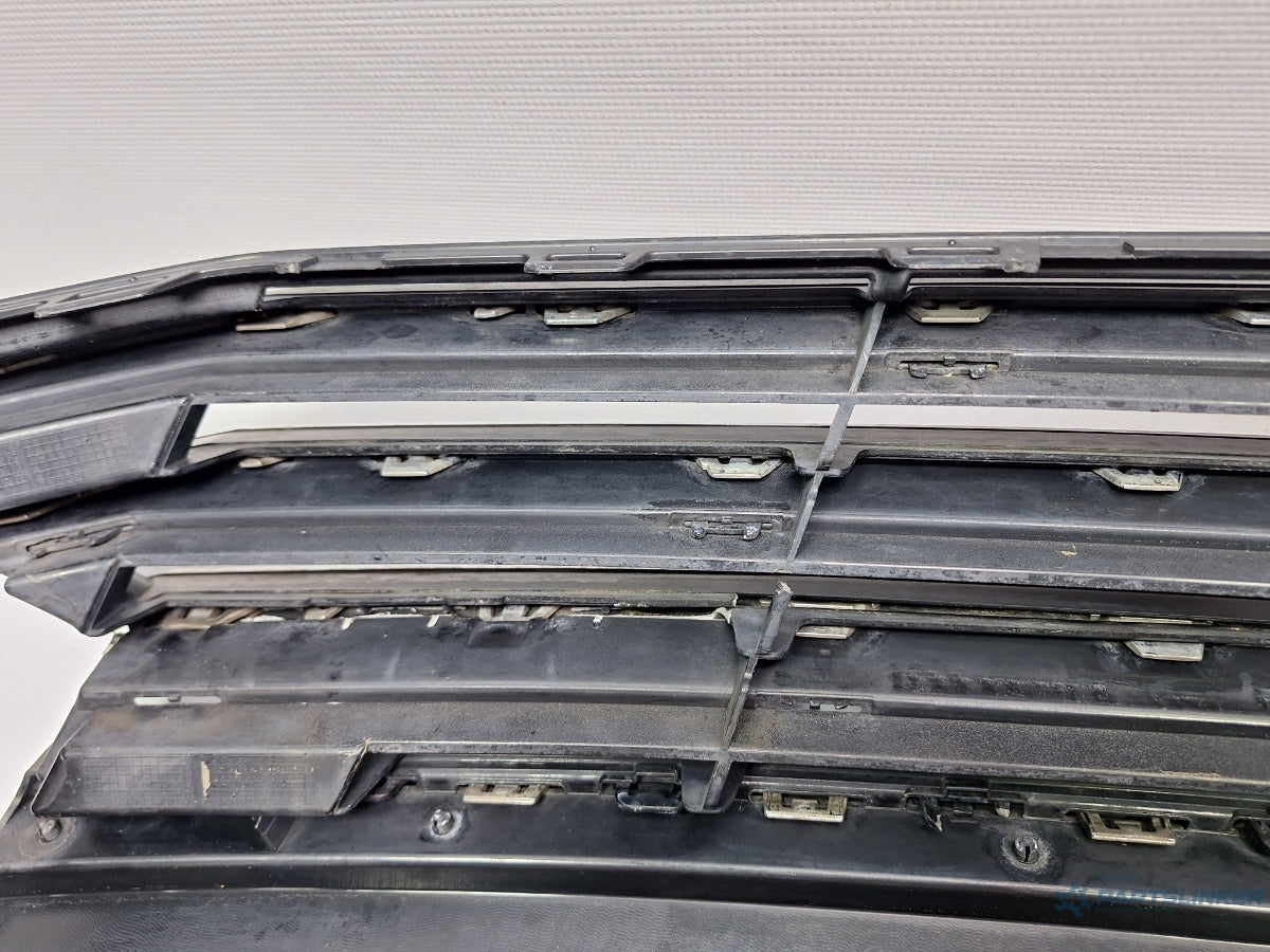 Grila VOLKSWAGEN PASSAT Variant 3G5 2014 - > TDI CRLB, DBGA, DFGA 3G0853651A