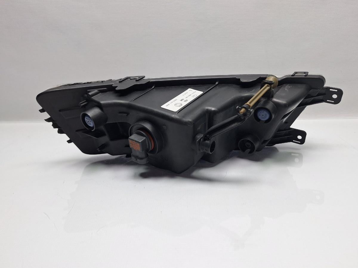 Proiector ceata stanga SKODA OCTAVIA Combi 5E5 2012 - > TDI CKFC, CRMB, CYKA 5E0941699