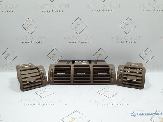 Set grile aer bord MERCEDES-BENZ M-CLASS W163 1998 - 2005 2.7 ML 270 CDI OM 612.963 A1638300154  , 16754850