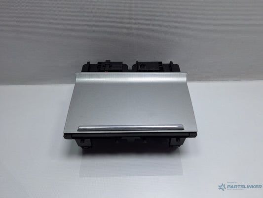 Scrumiera cu amplificator antena SKODA OCTAVIA Combi 5E5 2012 - > TDI CKFC, CRMB, CYKA 5E0035502