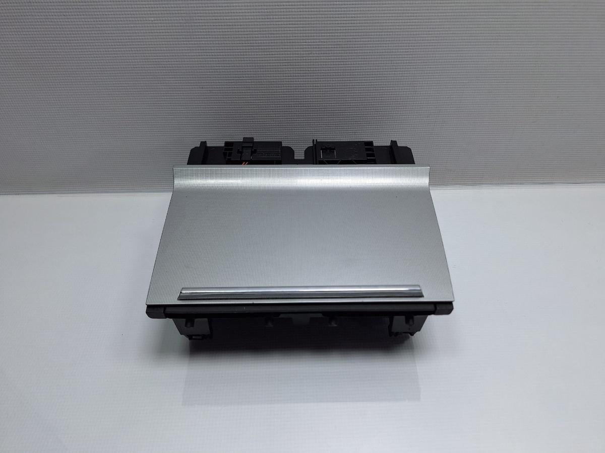 Scrumiera cu amplificator antena SKODA OCTAVIA Combi 5E5 2012 - > TDI CKFC, CRMB, CYKA 5E0035502