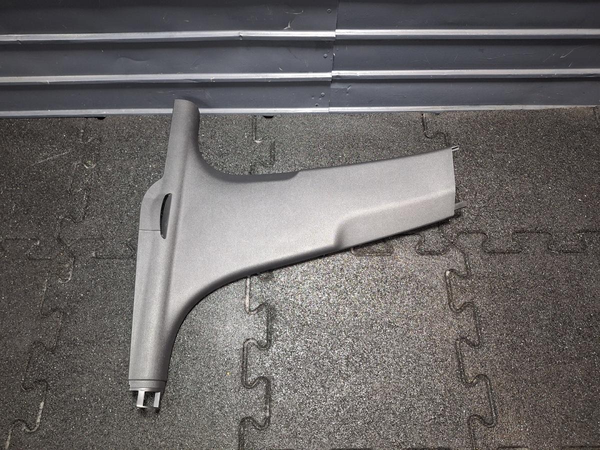 Ornament stalp (B) (inferior) SKODA OCTAVIA Combi 5E5 2012 - > TDI CKFC, CRMB, CYKA 5E0853369