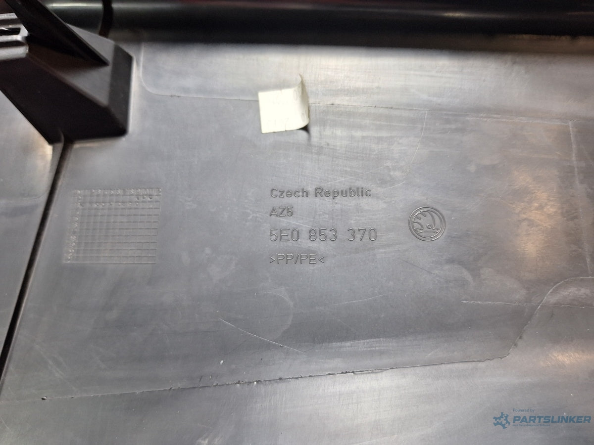 Ornament stâlp (B) (inferior) SKODA OCTAVIA Combi 5E5 2012 - > TDI CKFC, CRMB, CYKA 5E0853370