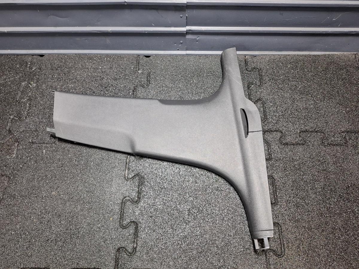 Ornament stalp (B) (inferior) SKODA OCTAVIA Combi 5E5 2012 - > TDI CKFC, CRMB, CYKA 5E0853370