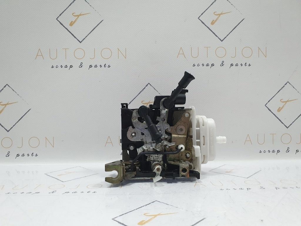 Broasca usa dreapta fata AUDI A3 8L1 1996 - 2006 8L1837016A  8L0173B
