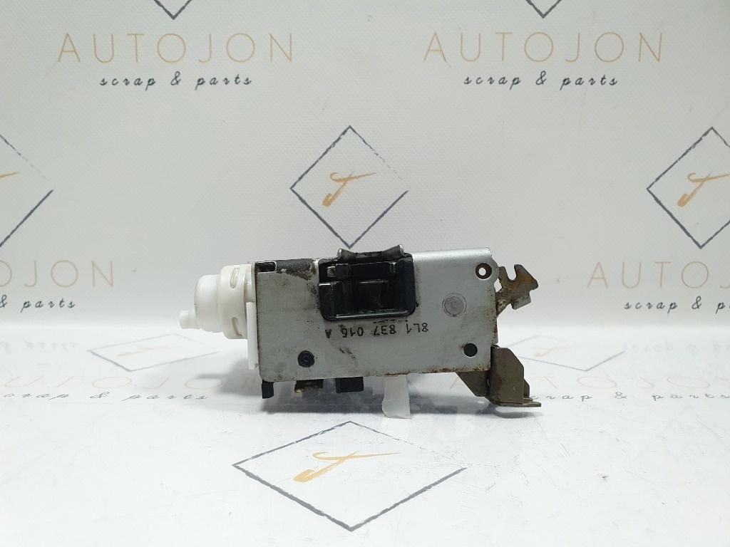 Broasca usa dreapta fata AUDI A3 8L1 1996 - 2006 8L1837016A  8L0173B