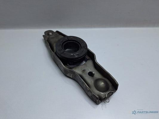 Furca ambreiaj VOLKSWAGEN PASSAT 365 2010 - 2014 1.6 TDi BlueMotion CAYC 02J141703C