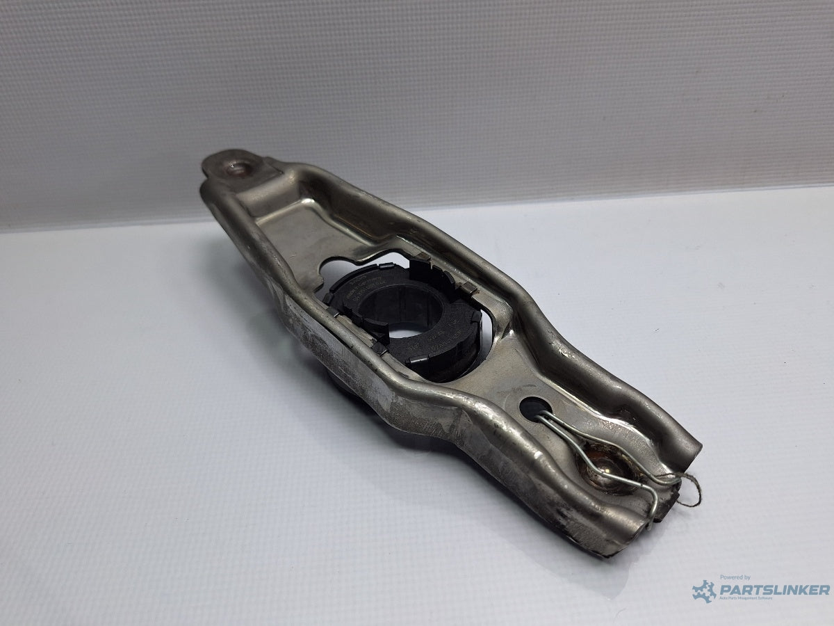 Furca ambreiaj VOLKSWAGEN PASSAT 365 2010 - 2014 1.6 TDi BlueMotion CAYC 02J141703C