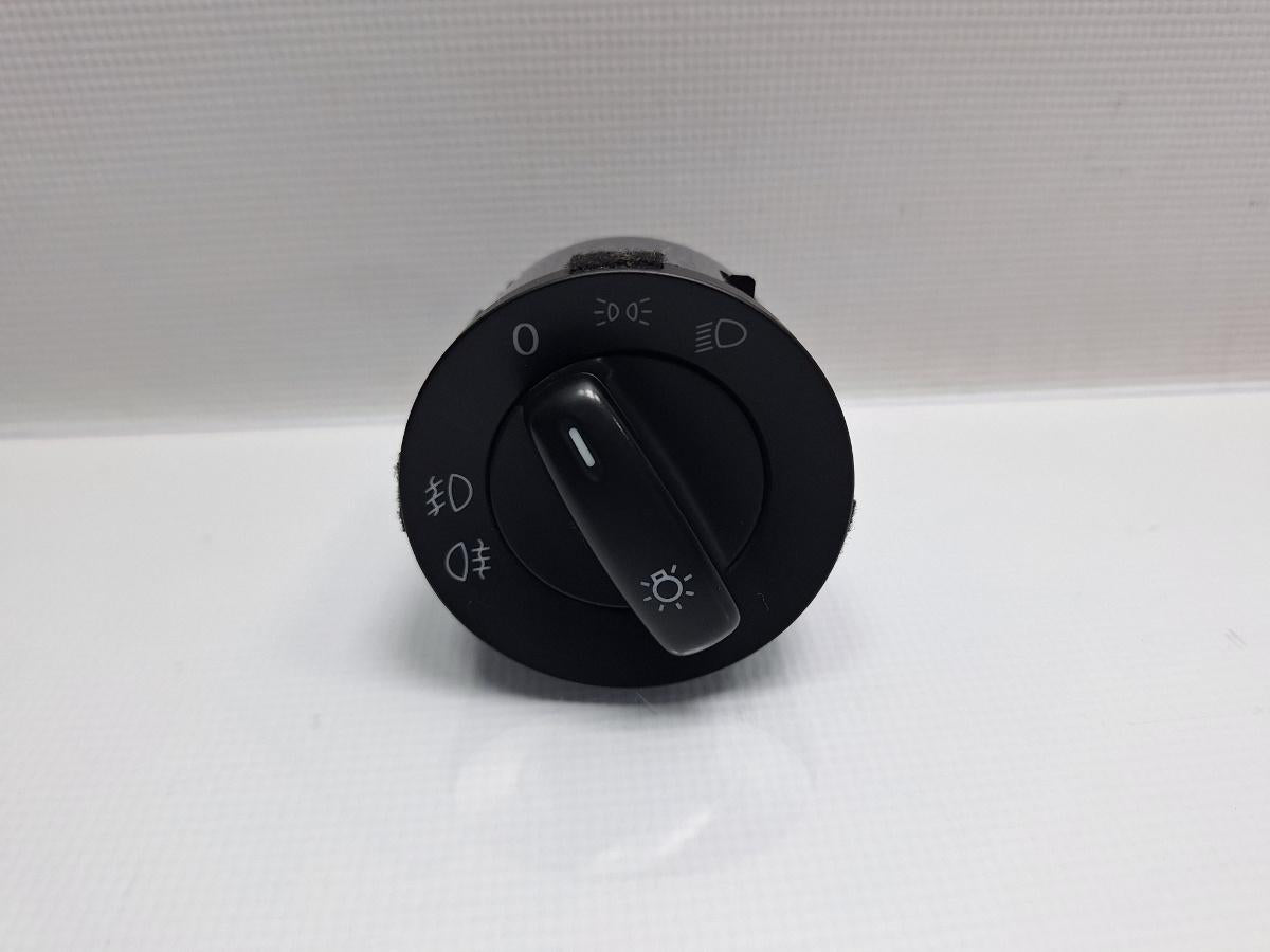 Bloc lumini VOLKSWAGEN JETTA IV 162, 163, AV3, AV2 2012 1.6 TDI CAYC 77KW|105HP 2012