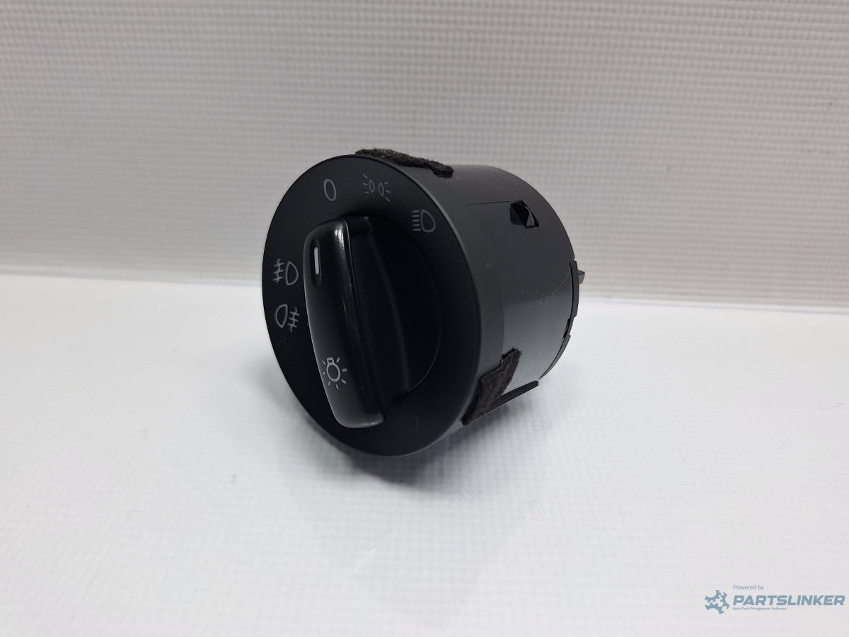 Bloc lumini VOLKSWAGEN JETTA IV 162, 163, AV3, AV2 2009 - > TDI CAYC 1K0941431BD