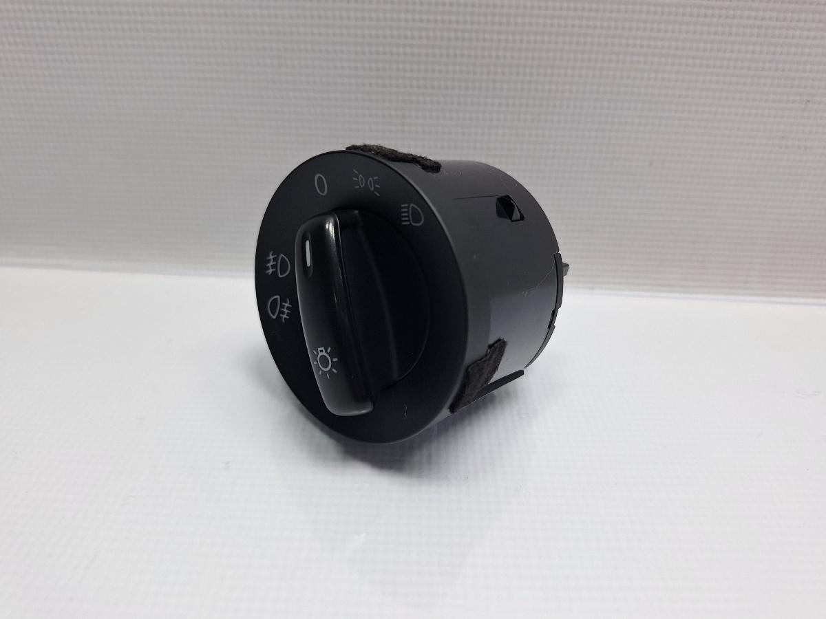 Bloc lumini VOLKSWAGEN JETTA IV 162, 163, AV3, AV2 2012 1.6 TDI CAYC 77KW|105HP 2012