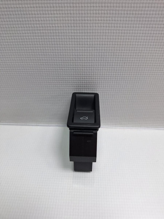 Buton haion VOLKSWAGEN JETTA IV 162, 163, AV3, AV2 2012 1.6 TDI CAYC 77KW|105HP 2012
