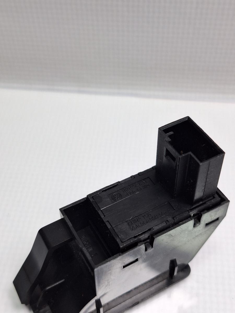 Buton haion VOLKSWAGEN JETTA IV 162, 163, AV3, AV2 2012 1.6 TDI CAYC 77KW|105HP 2012