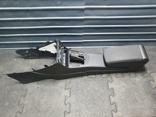 Consola centrala VOLKSWAGEN PASSAT Variant 3C5 2005 - 2011 2.0 TDI BMP 3C1863241CG